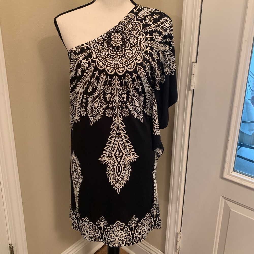 Black & white one shoulder dress